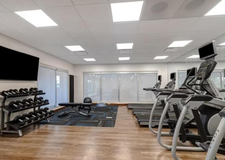 Holiday Inn Express & Suites - Detroit - Dearborn By Ihg Esterno foto